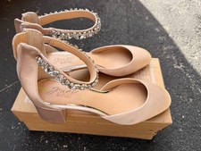 New Jewel Badgley Mischka Short Chunky Heel Women's Size 8