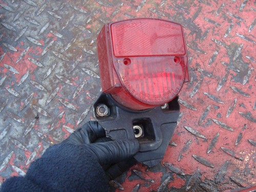 HONDA NC50 NC 50 BREMSRÜCKLICHT BIRNENHALTER HINTEN UND LINSE FÜR ERSATZTEILE