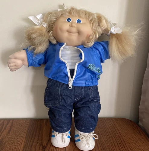 VTG Cabbage Patch Kid Girl Doll Blonde Hair Blue Eyes Blue Jeans and Jacket (cc)