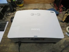 Benq LX770  1080P Conference Projector NO Remote  READ DESCRIPTION XGA POWERS ON