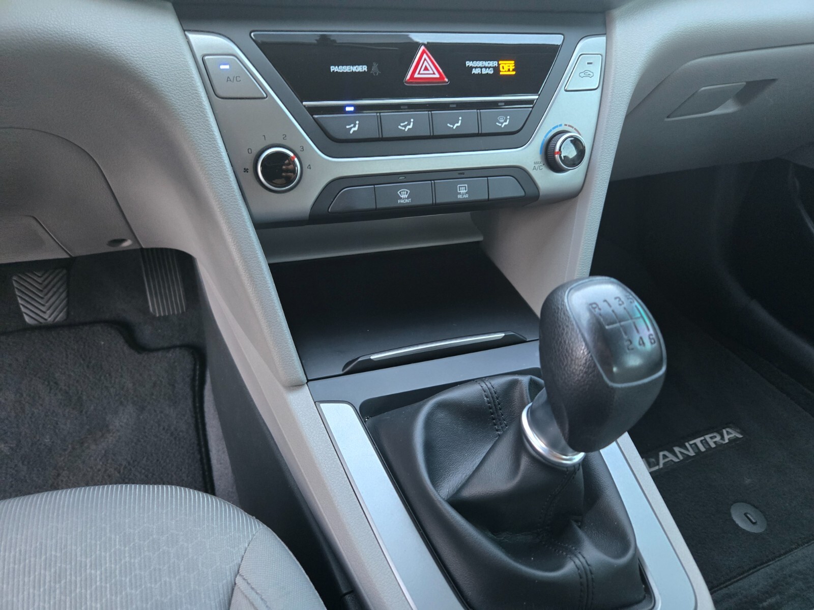 Hyundai Elantra - Image 18