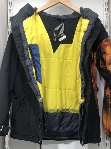 CHAQUETA VOLCOM TRACKER Big Boys Juvenil talla Mediana NEGRO NARANJA ESTAMPADO GALAXIA - Imagen 4 de 12