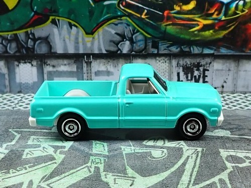 MATCHBOX / 1968 Chevrolet C10 (Turquoise). - Picture 2 of 6