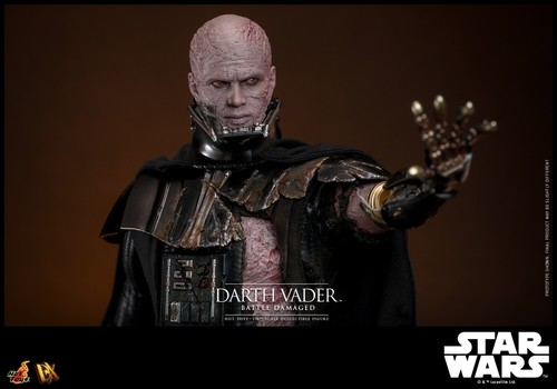 Pre-order Hot Toys DX45 1/6 Star Wars Darth Vader Toy Battle Damaged Deluxe Ver. - Picture 18 of 24