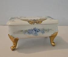 VTG PL Limoges France Gold Butterfly & Blue Forget-Me-Not Trinket Box w/Lid. 