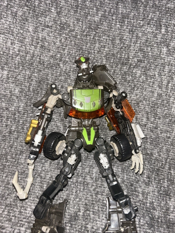 Transformers Revenge of the Fallen Deluxe Class LOCKDOWN - Image 3 of 4