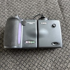 Nikon Coolpix 990 Swivel