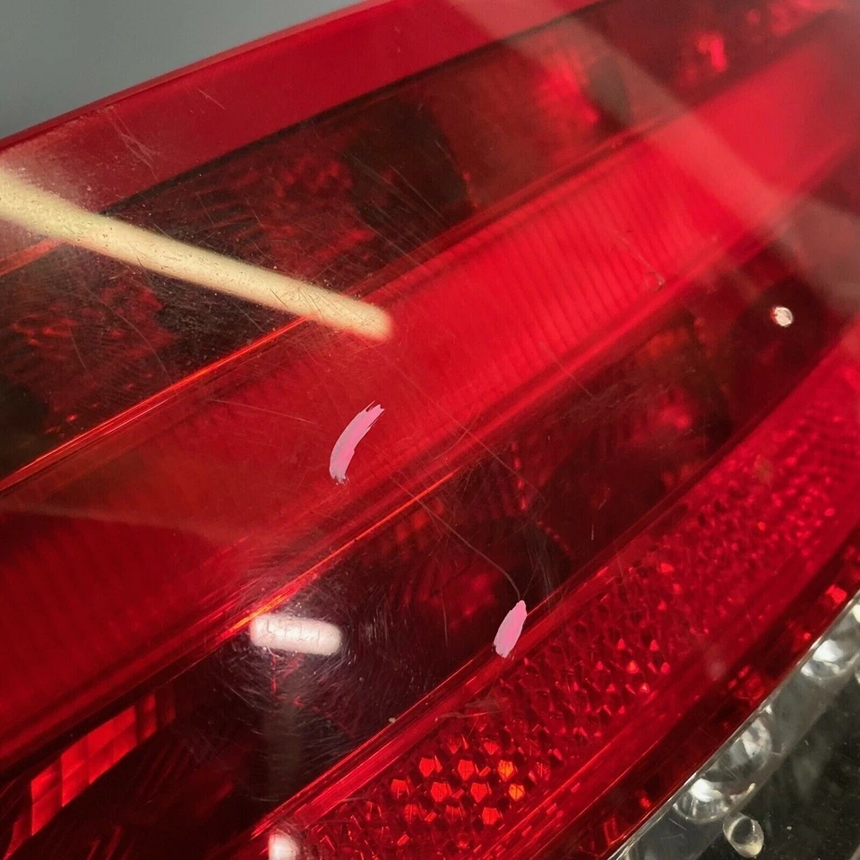 MERCEDES BENZ C250 LUZ TRASERA LADO PASAJERO DERECHO 2012 2013 2014 W204 LED OEM Foto 3 de 4