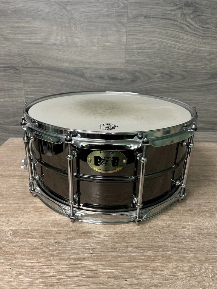 Pork Pie Big Black Brass 6,5x14" Snare Drum mit Rohrösen Nickel über Messing #2292