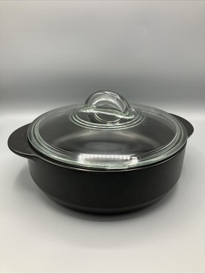 Pampered Chef Rockcrok 2.5 QT Black Ceramic w/ Lid Round Discontinued Dutch