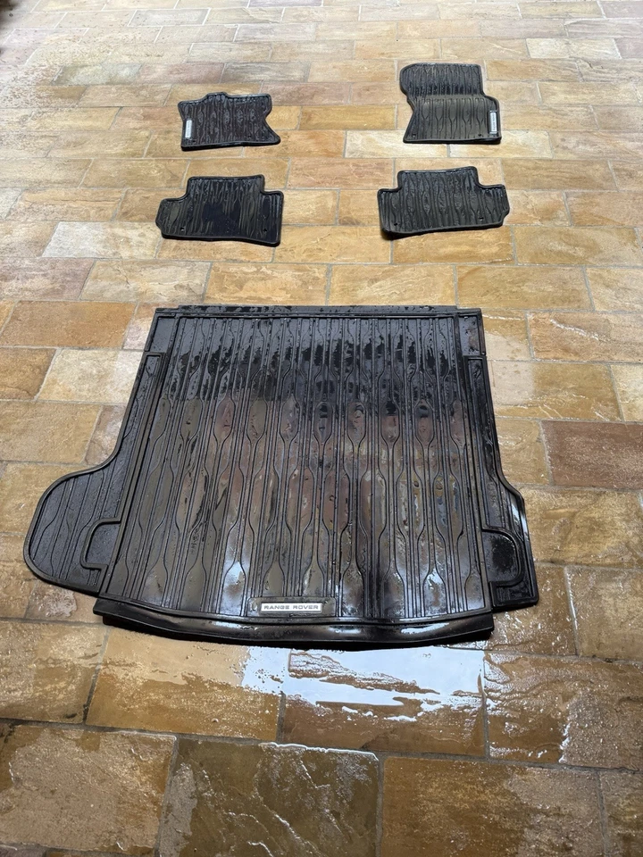Set Completo Tappetini Range Rover Velar 2017- in gomma+ Tappeto Baule - Immagine 3 di 4