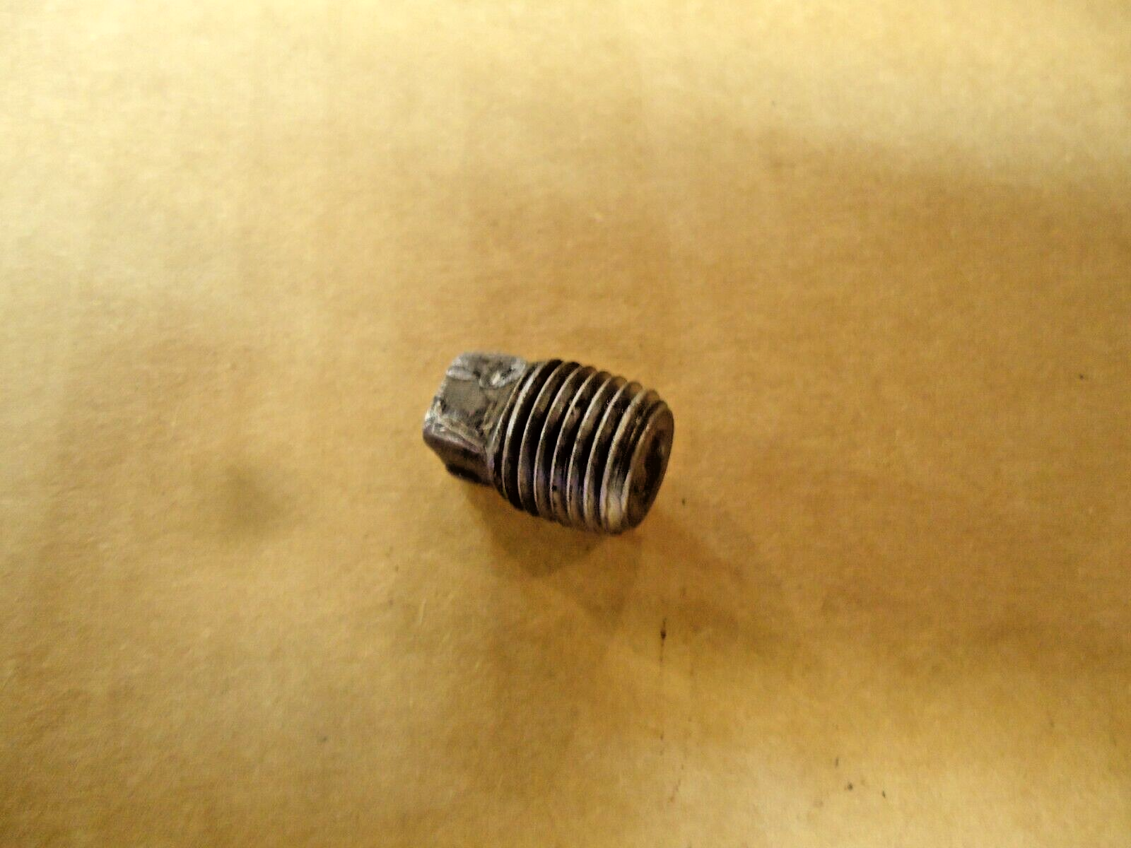 Briggs and Stratton 3-1/2HP Engine Model 31R977 Oil Drain Plug 690946 ...