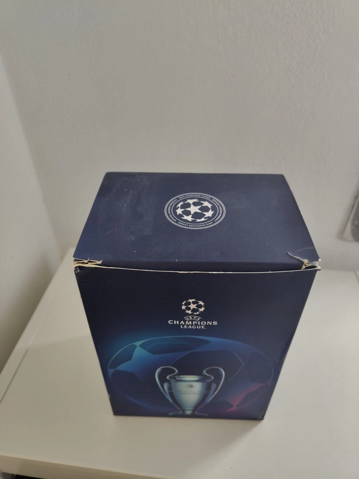 champions league trofeo - Immagine 4 di 4