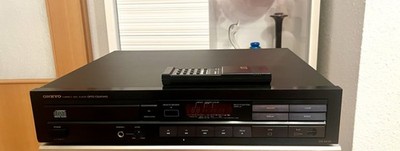 Onkyo DX 6430 CD-Player mit Fernbedienung.