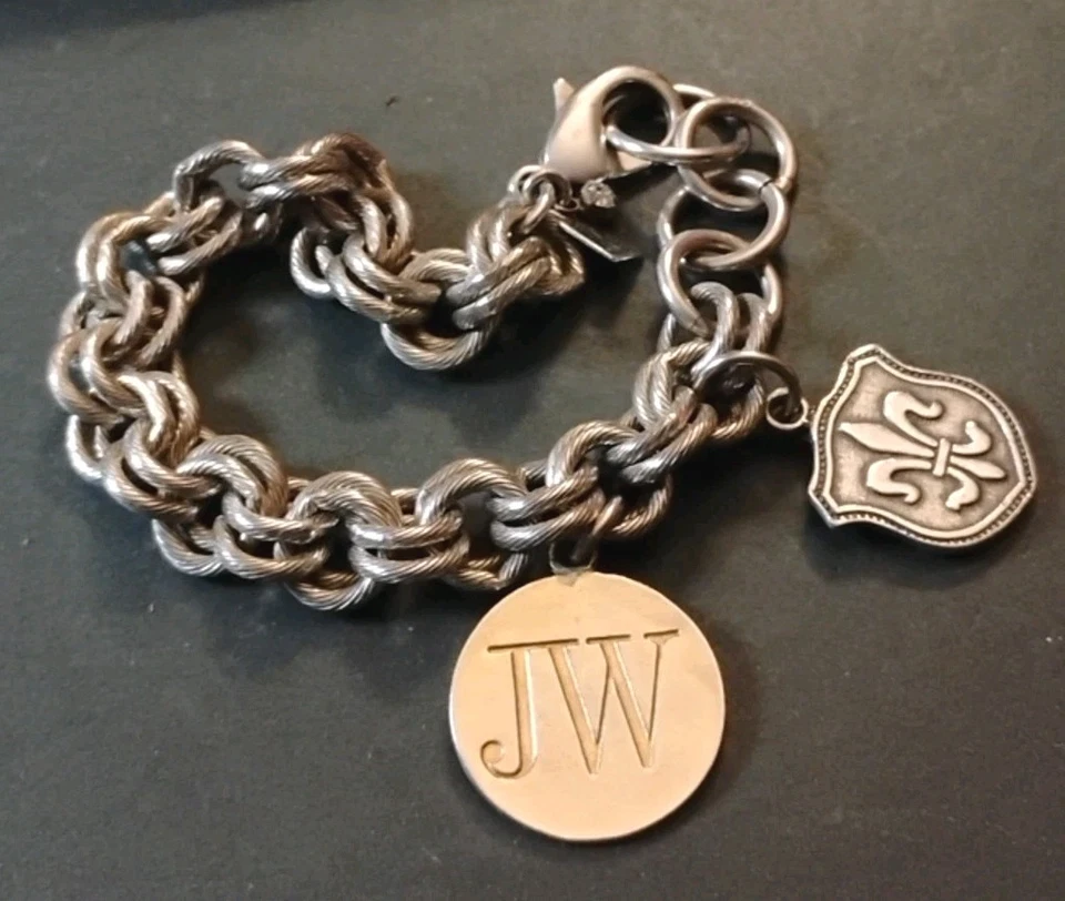 Vintage JOHN WIND Chunky Fleur De Lis e Berloque "JW" Tom Dourado 7"+ Pulseira! - Imagem 3 de 4