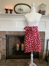 Retro Inspired Pleated Holiday Half Apron w/Long Ties-Santa