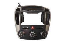 KIA CEED Sportswagon CD Mittelkonsole 972501H221 957101H700 1.40 32572755 KIA CEED Sportswagon CD Mittelkonsole 972501H221 957101H700 1.40 32572755