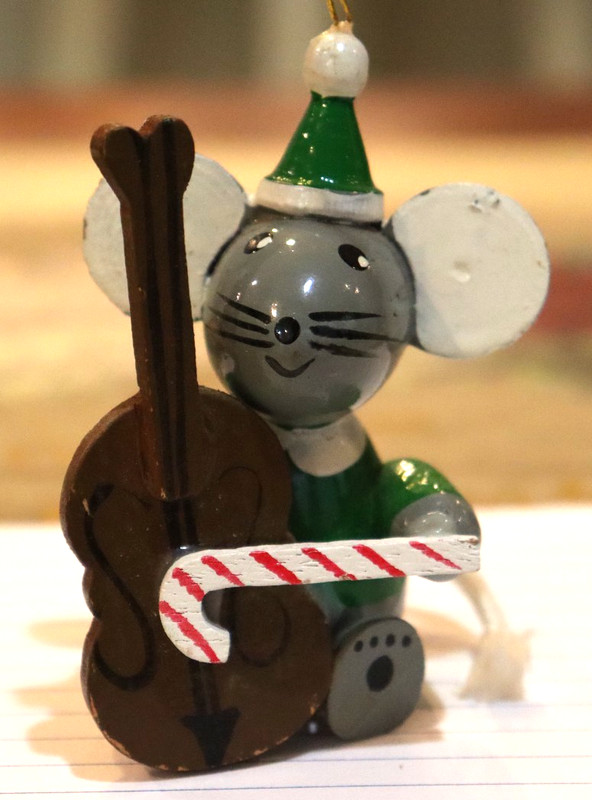 R Dakin 1980 Wooden Mouse w/ Cello Christmas Ornament