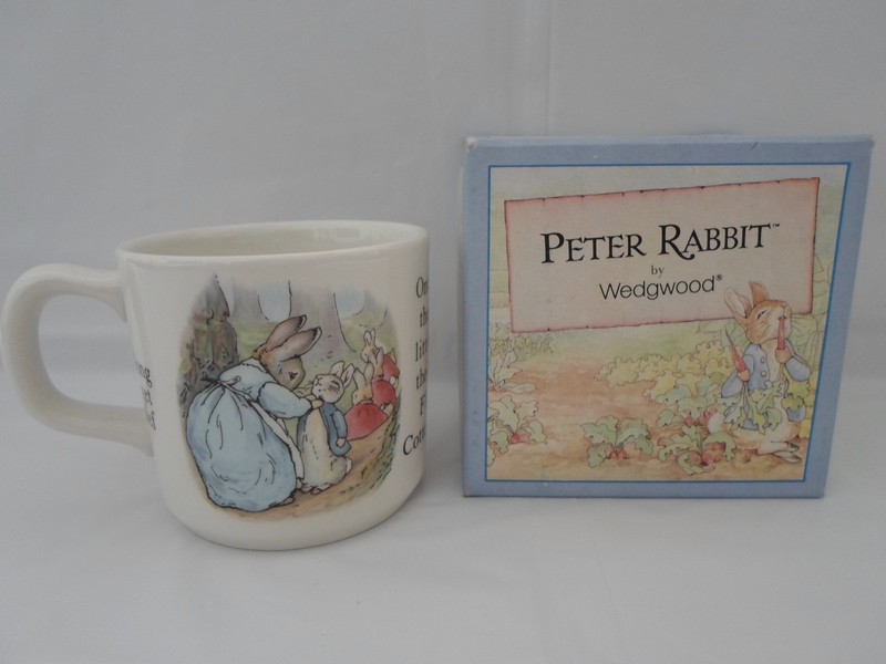 Beatrix Potter Wedgwood Mrs. Rabbit, Peter & Bunnies Porcelain Mug with Box 1992