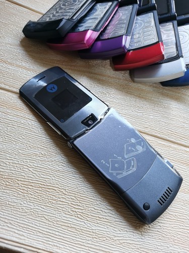 Motorola RAZR V3i (Unlocked) Cellular Phone - Picture 44 of 100