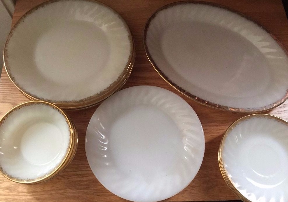 22 Pcs. SET Vintage Fire King Swirl Shell White Gold Milk Glass
