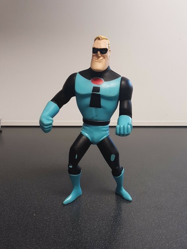 Mr. Incredible - Disney Pixar - 5.5" Blue Punch Rescue Action Figure 2003 Hasbro
