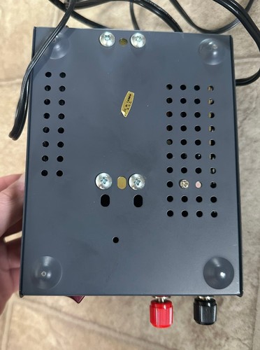 Pyramid PS-4G 3.5 Amp Regulated 13.8 Volt DC Power Supply 13.8v Gold Series - Zdjęcie 5 z 7