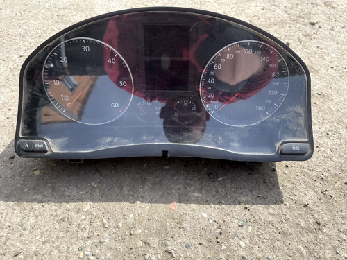 VW Volkswagen Golf 5 V 1.9 TDI Limo Tacho Kombiinstrument 1K0920851B