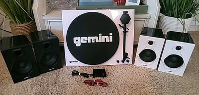 Gemini TT-900BW Vinyl Record Player Turntable Bluetooth/4l Speakers (NO NEEDLE)