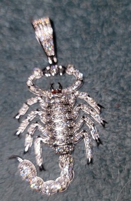 925 Sterling Silber Moissanit Maßanfertigung Skorpion Anhänger mit roten Steinaugen
