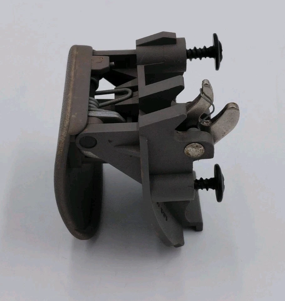 Chevy Lumina 1995-2001 Monte Carlo Guantera Pestillo Mango Gris Foto 2 de 4