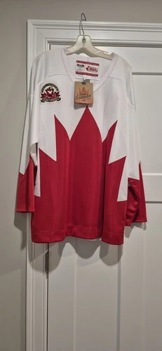 NHL JERSEY 1972 TEAM CANADA SIGNED BY BOBBY ORR_GNR AUTH