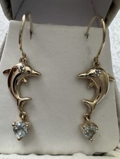 Srebro szterling niebieski lopaz serce i diament akcent delfin dangle kolczyki