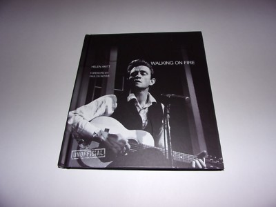 Johnny Cash by Helen Akitt and Alice Hudson (2015, Hardcover Book) / New 