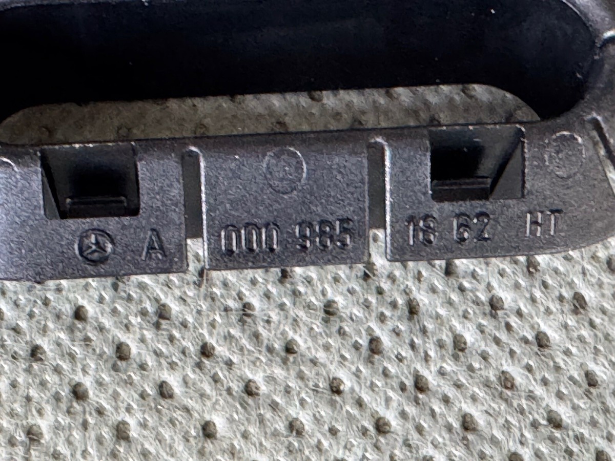 【専用ページ】小紋 3464.3316 Mercedes-Benz A0009851862 Edge Guard Section Genuine OEM | eBay