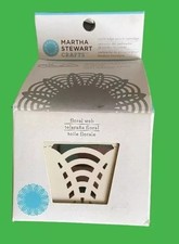 Martha Stewart Floral Circle Edge Punch   Scrapbooking  Cardmaking