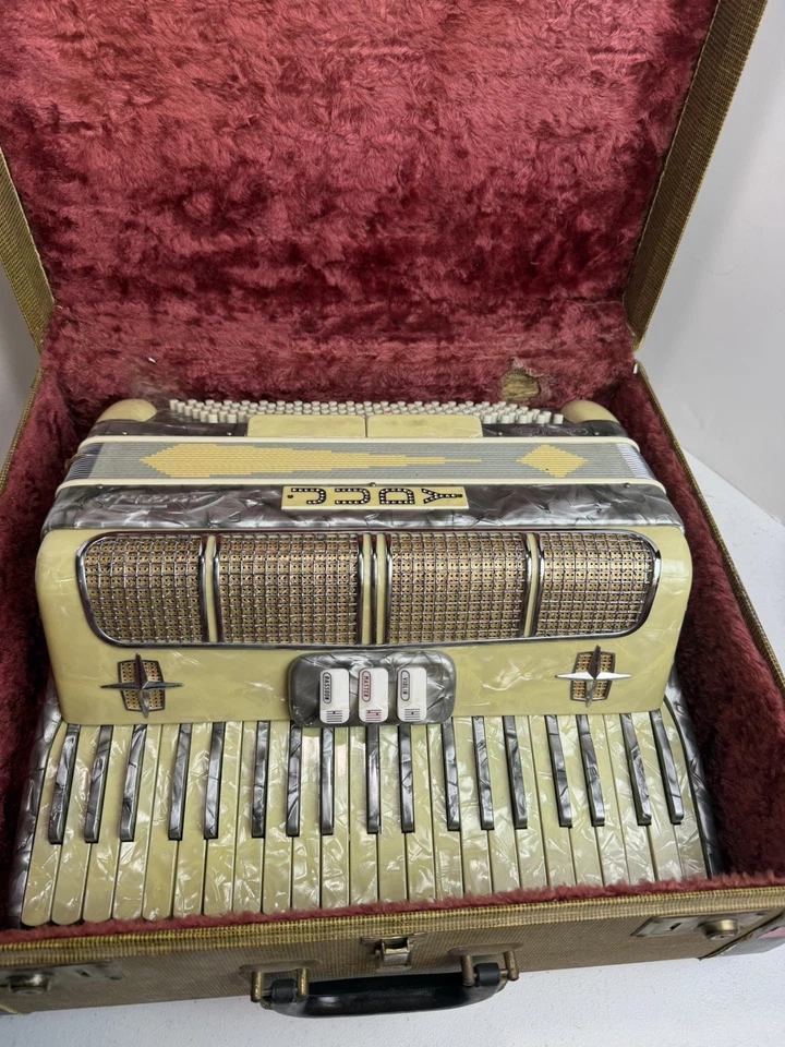 Винтажный Silvio Marotta концерт Continental Mark III 41 клавиша 120 бас/аккордеон - Изображение 3 из 4