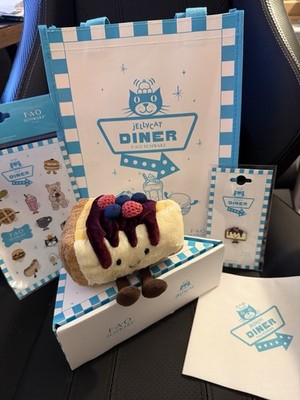 NEW Jellycat Cheesecake & Milkshake NYC Diner Set FAO Schwarz