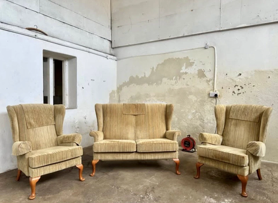 PARKER KNOLL PENHURST 3 PIECE VINTAGE ARMCHAIR X2 AND 2 SEATER WING BACK - Image 3 of 4