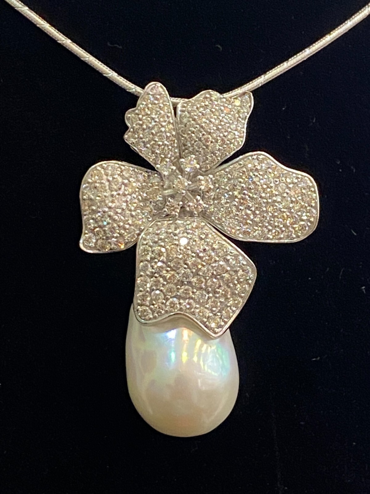 Pendentif Diamants Et Nacre 18K Or Blanc - 28,12 Ct, Rond Brillant, Neuf Avec étiquettes