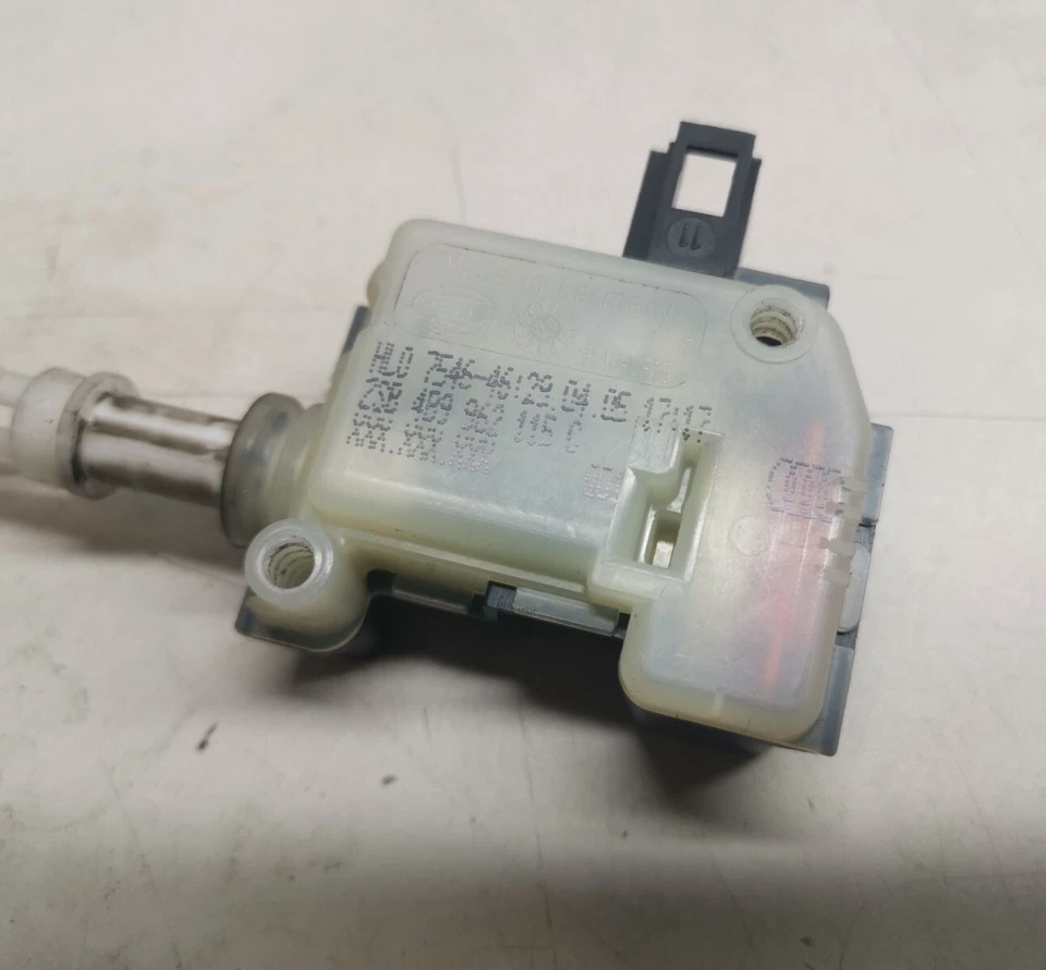 Portón trasero de bloqueo de actuador HELLA para Audi A3 8P A4 8E B6 A6 C5 4B C6 4F Q7 4L TT 8N Foto 3 de 4