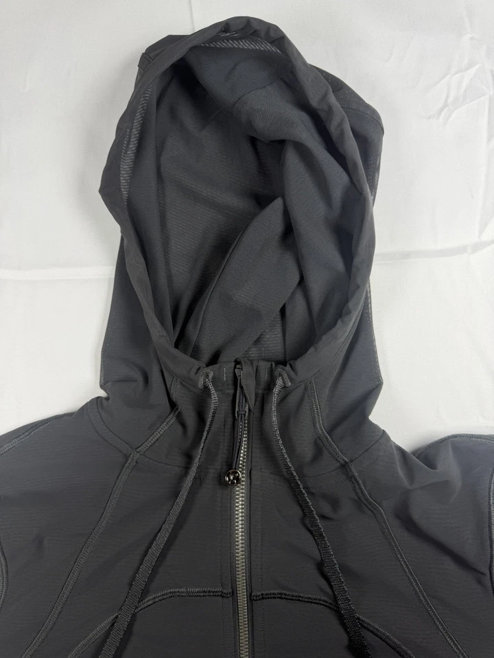 Lululemon Nulu and Mesh Cropped Define Jacket Graphite Grey Size 2 - Image 2 of 4