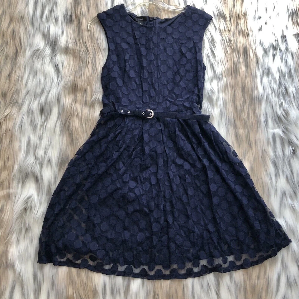 Vestido Alfani Mujer Talla M Sin Mangas Polka Azul Oscuro Completo Forrado con Cinturón # Foto 3 de 4