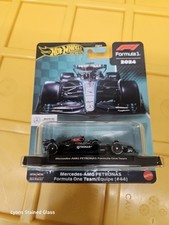 Hot Wheels Premium Mercedes-AMG Petronas Formula One Team/Équipe #44 JBM16 F1