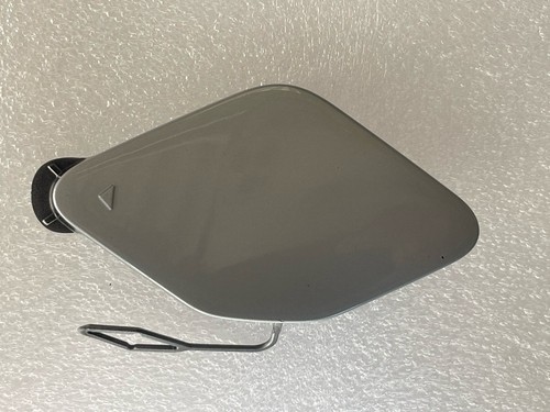 BMW 3er F30 F31 LCI KAPPE ABSCHLEPPÖSE STOßSTANGE VORNE  SILBER 7386141