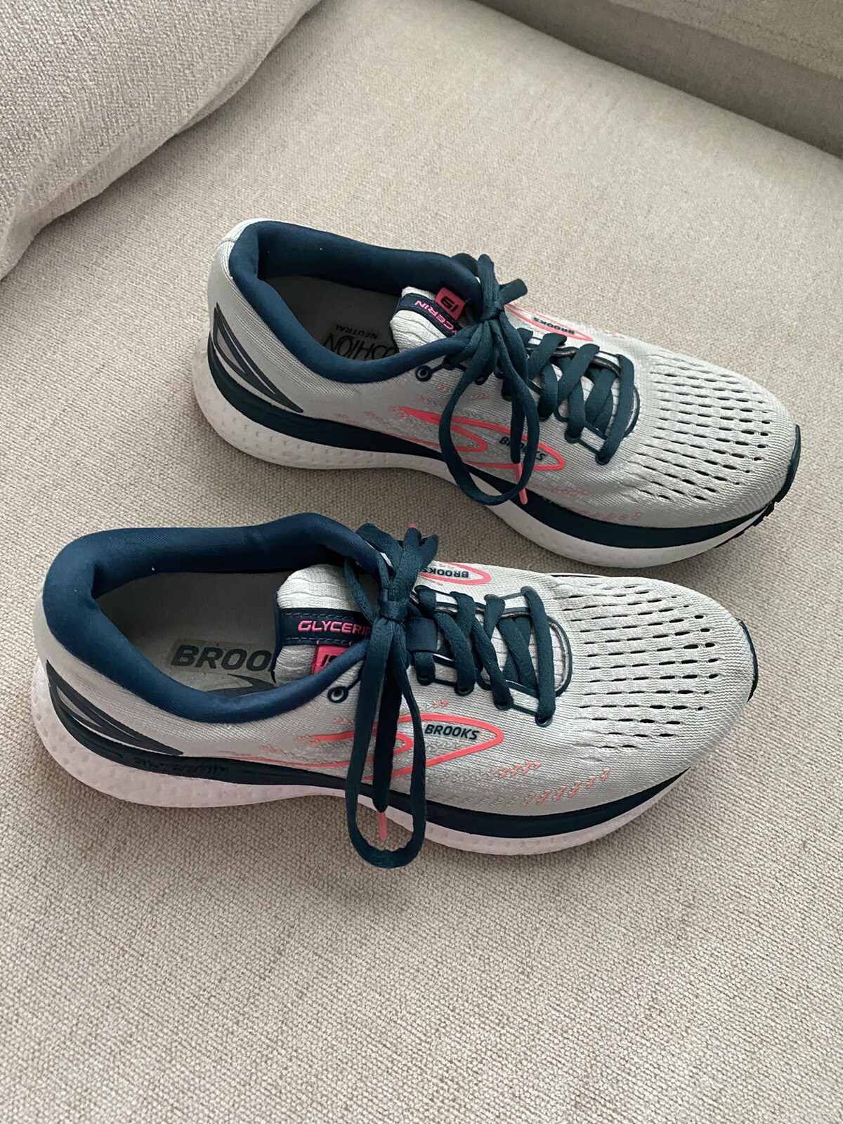 Brooks Glycerin 19 Womens Athletic Comfort Running Shoes Size 7 1203431B110 eBay