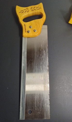 Stanley 12" Plastic Miter Box with 14" Stanley Miter Saw - Picture 7 of 12