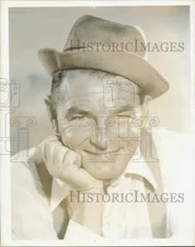 1949 Press Photo Actor Ed Gardner stars on NBC show "Duffy's Tavern" - kfa40022