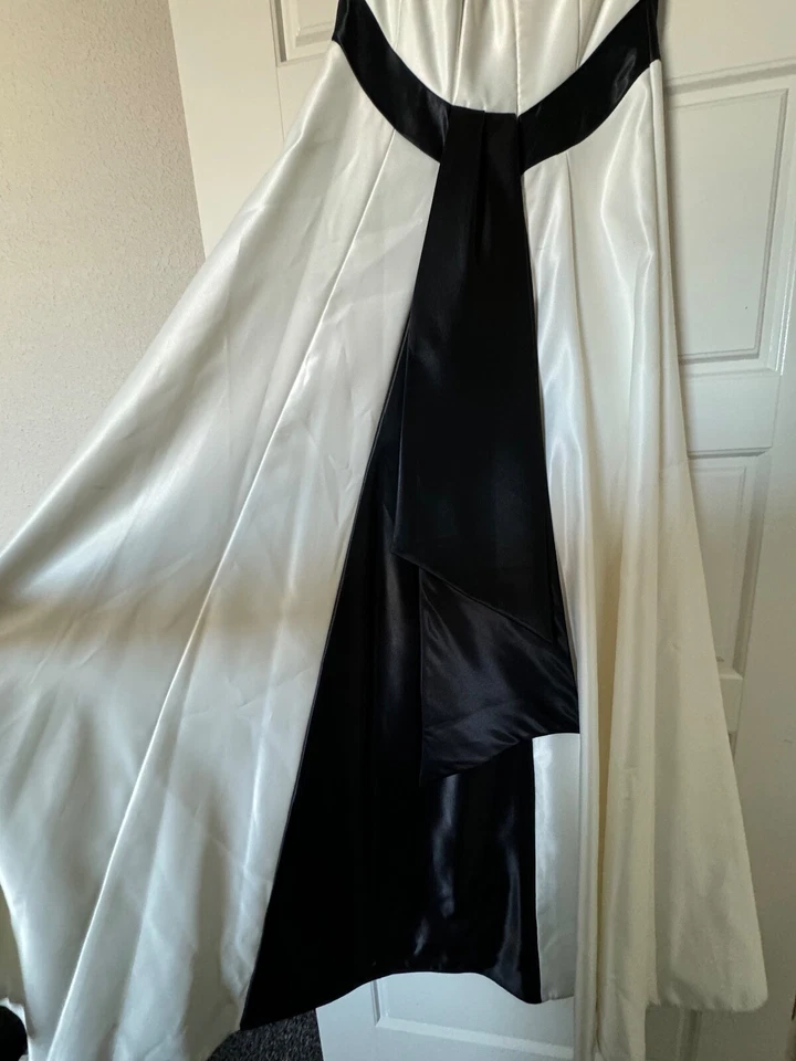 Blanco y Negro Vestido-Camisón-Vestido Largo Formal, Talla 5, Elegante, Sofrescante! Foto 3 de 4