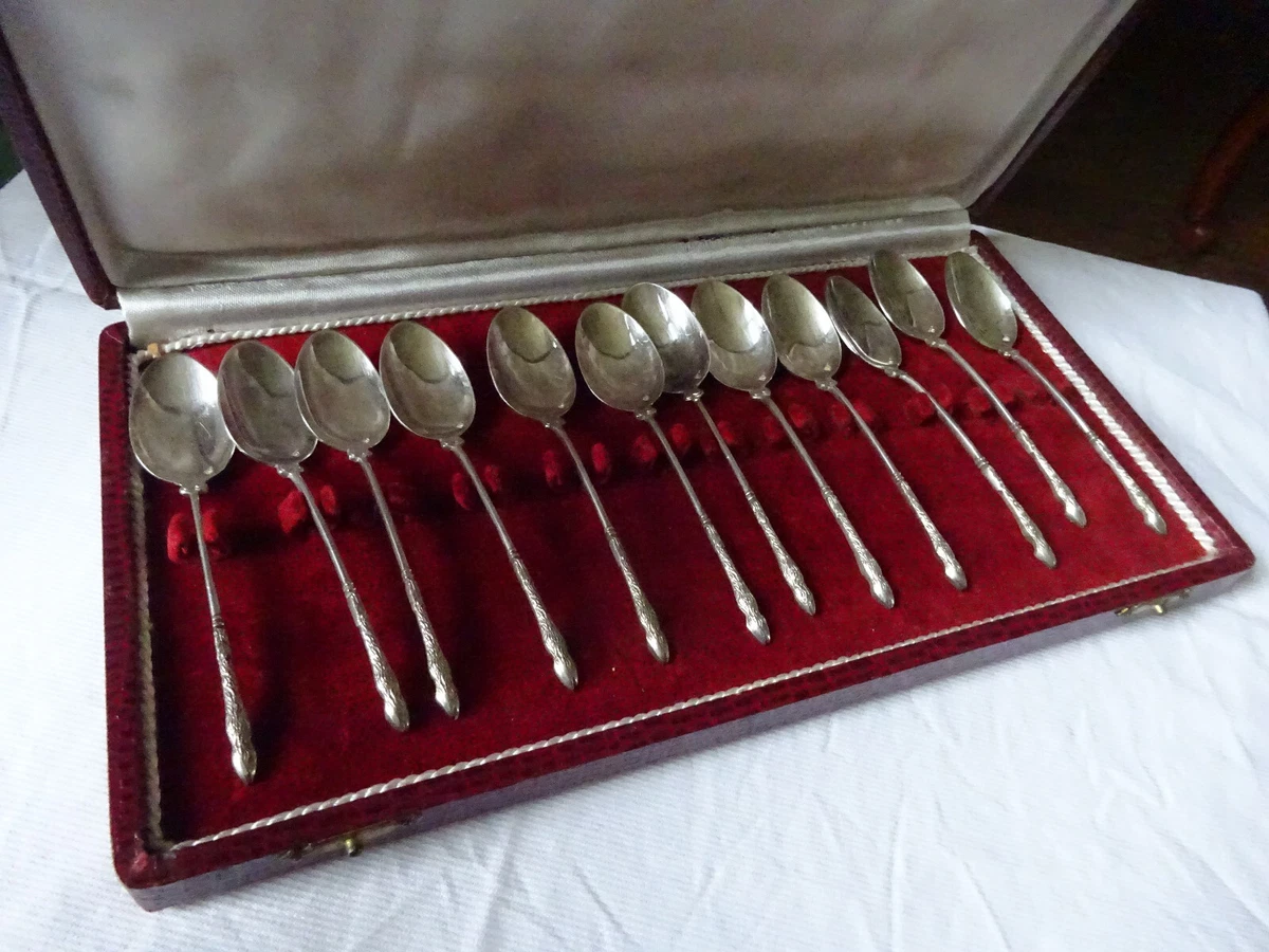 modèle service de table brode main - Vaisselle Maison